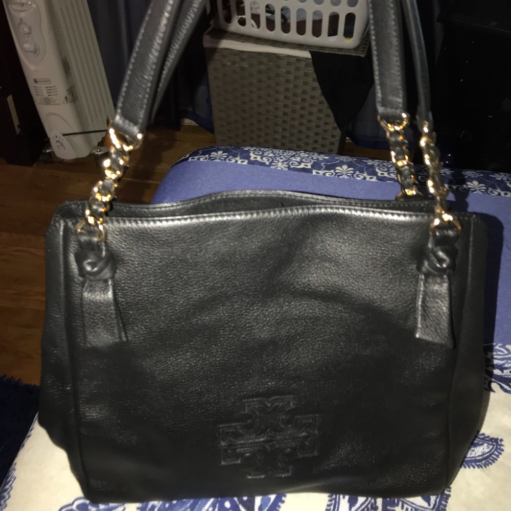 💯 authentic Tory Burch
